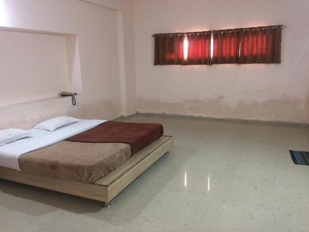 Hotel Jahaj Mahal Māndu Zewnętrze zdjęcie
